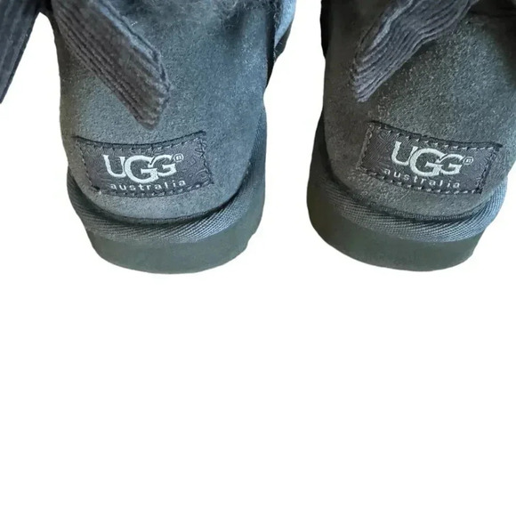 Ugg Grey Women’s Bailey Bow II Grey Boots Ankle Booties Snow Size 5 - Picture 4 of 9